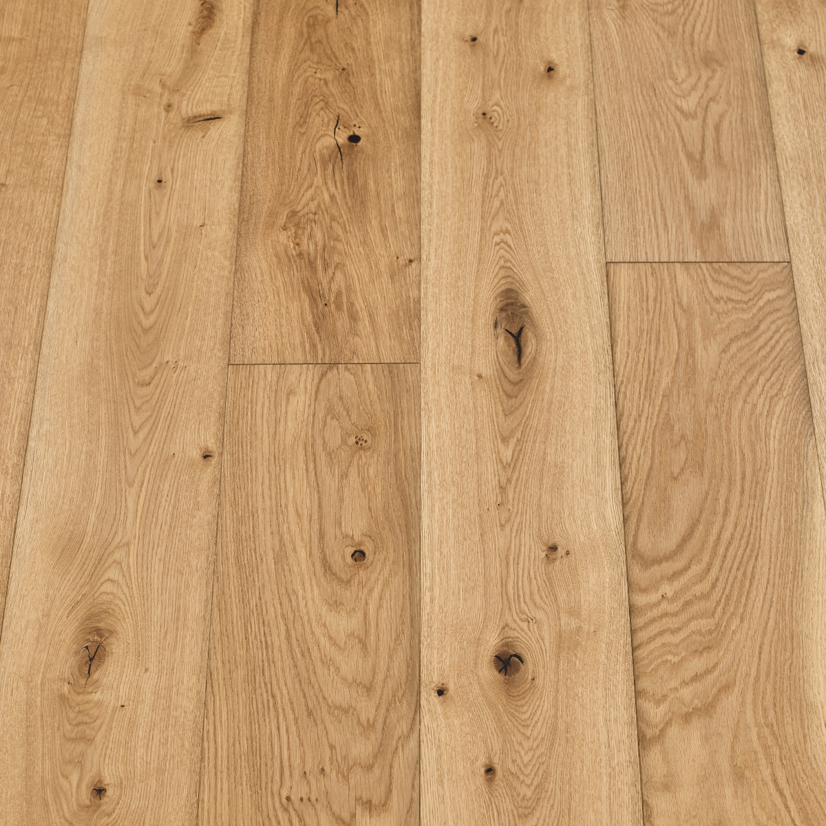 Classic Natural Woodflooring - image presenting a natural-toned woodflooring with an authentic and organic look.