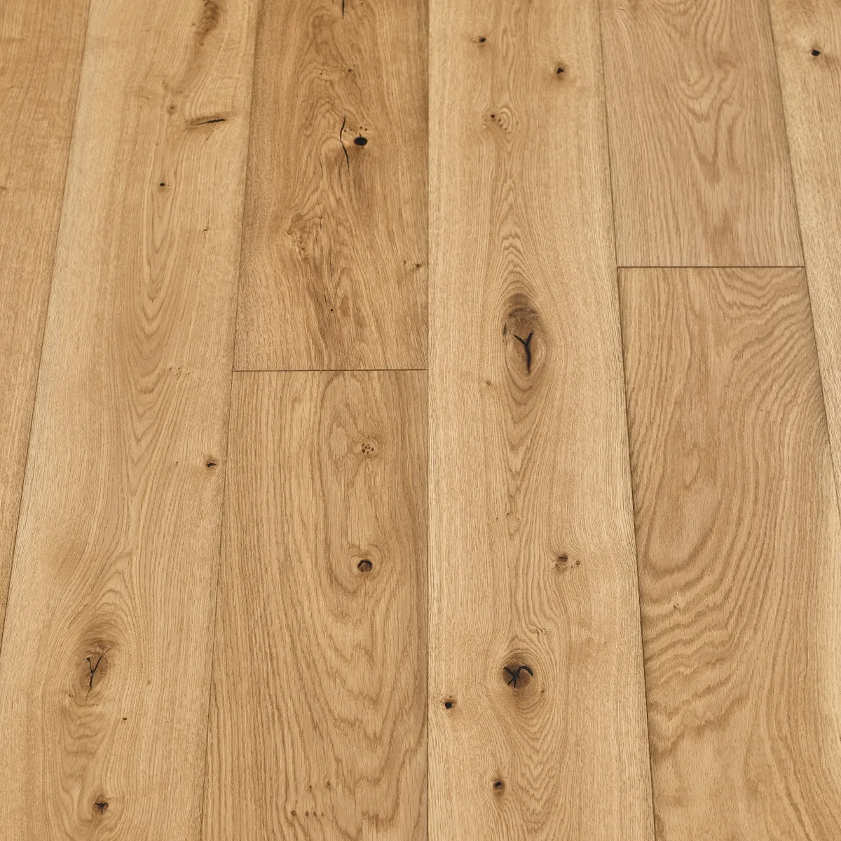 Classic Natural Woodflooring - image presenting a natural-toned woodflooring with an authentic and organic look.