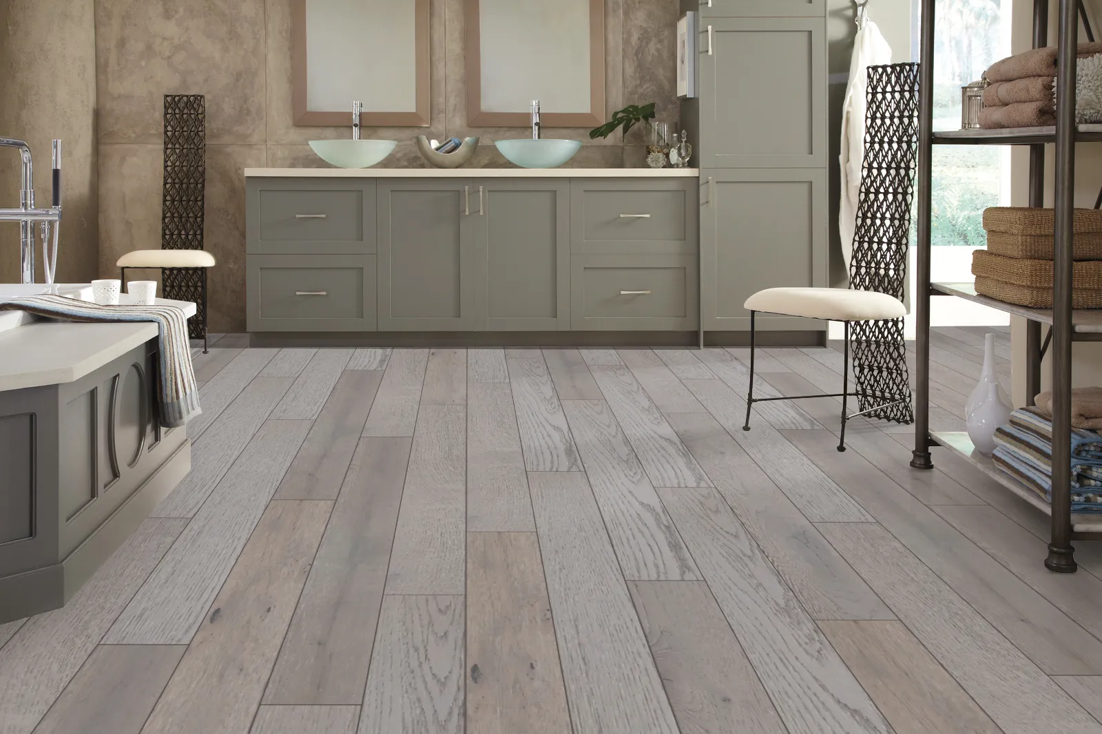 Diamond Silver Oak Brush & UV Oiled Engineered Wood Flooring – 189mm x 14mm