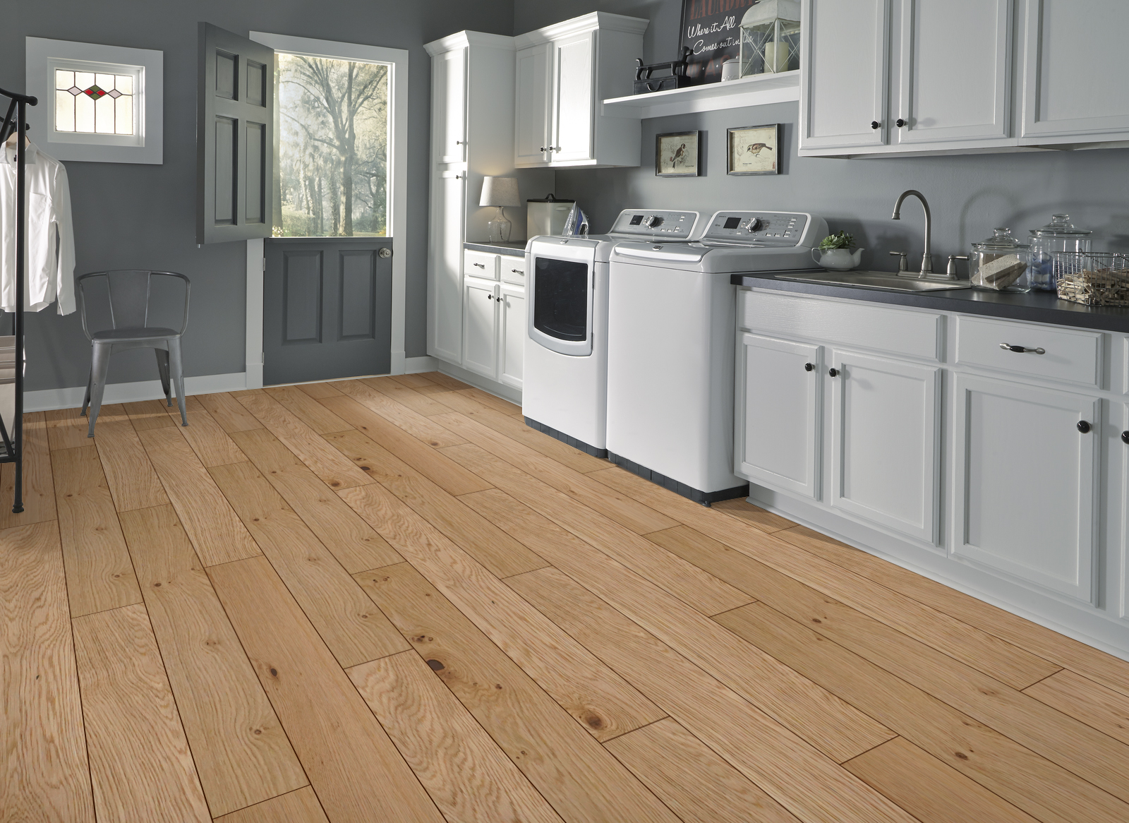 Grand Oak Lacquered Engineered Wood Flooring – 220mm x 20mm